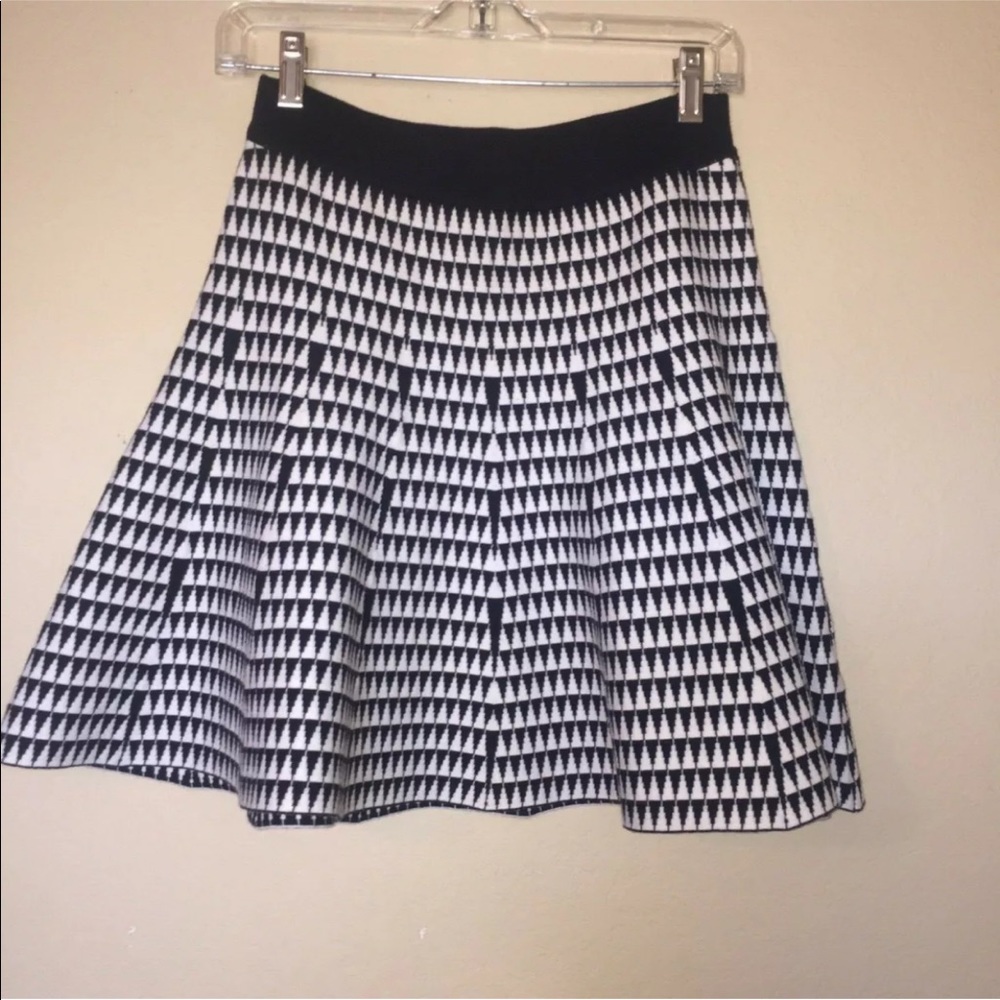BEBE Black White Diamond Print Thick Skirt Size S